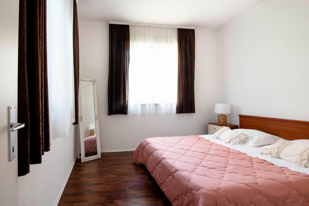 Apartment Alkar Sinj Bagian luar foto