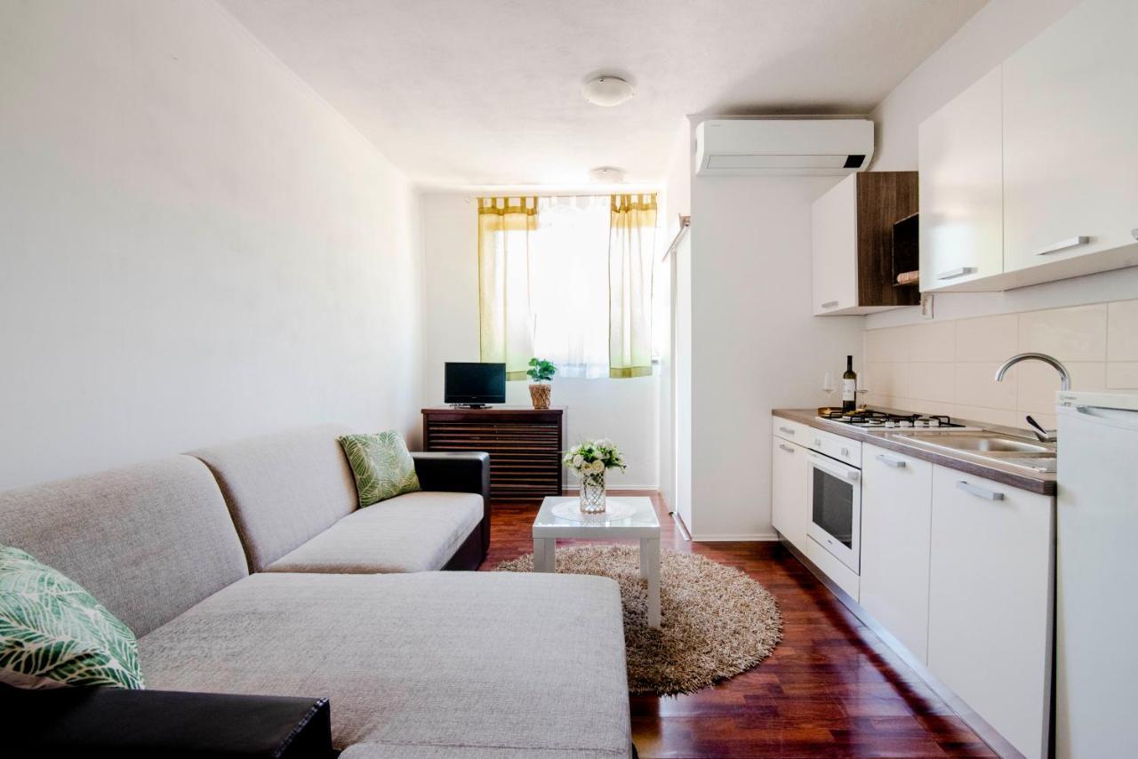 Apartment Alkar Sinj Bagian luar foto